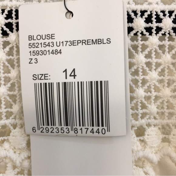 Cream (almost white) silk blend blouse. Size 14. - Picture 4 of 8